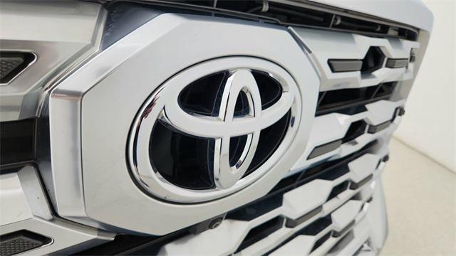 Photo of 2022 Midnight Black Metallic Toyota Tundra