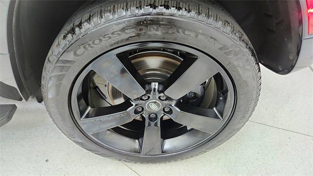 Photo of 2024 Carpathian Grey Premium Metallic Land Rover Defender