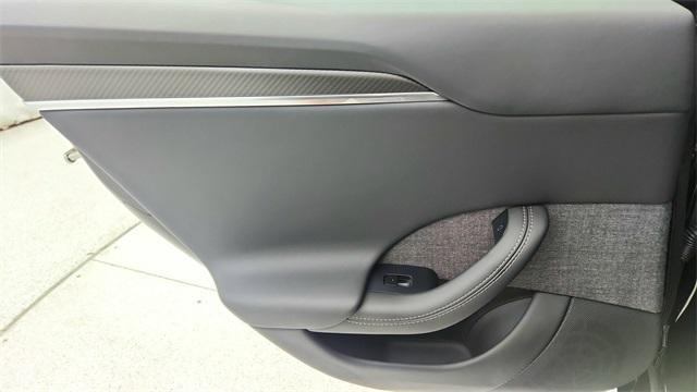 Photo of 2025 Solid Black Tesla Model S