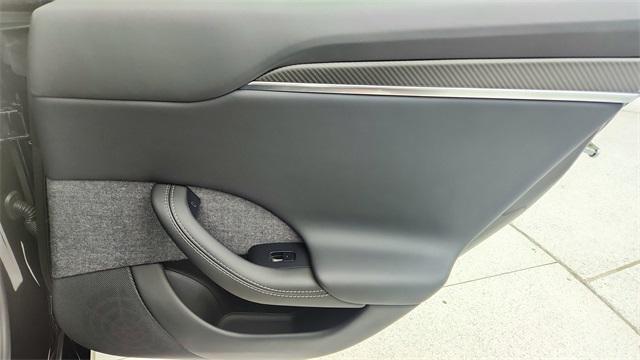 Photo of 2025 Solid Black Tesla Model S