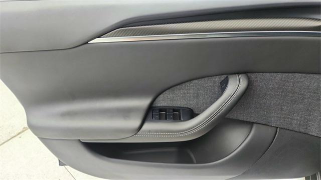 Photo of 2025 Solid Black Tesla Model S