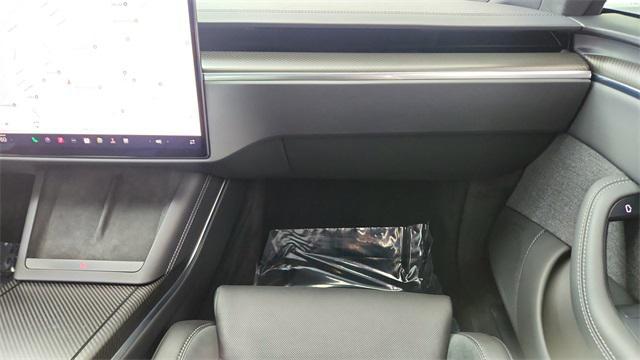 Photo of 2025 Solid Black Tesla Model S