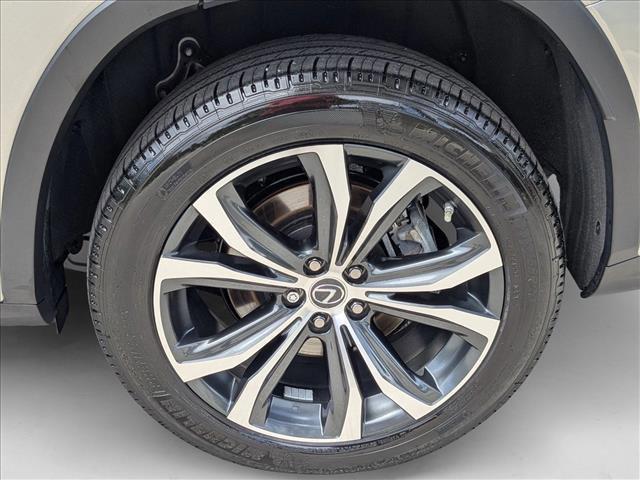 Photo of 2021 Atomic Silver Lexus RX 350