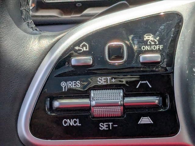 Photo of 2022 Polar White Mercedes-Benz GLE 350