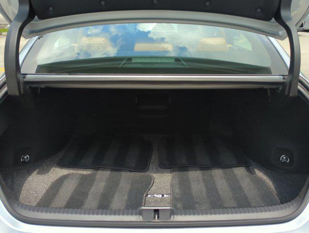 Photo of 2022 Iridium Lexus ES 350