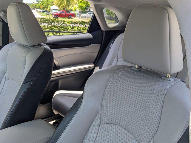 Photo of 2019 Silver Lexus RX 350