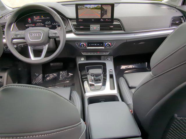 Photo of 2024 Daytona Gray Pearl Effect Audi Q5