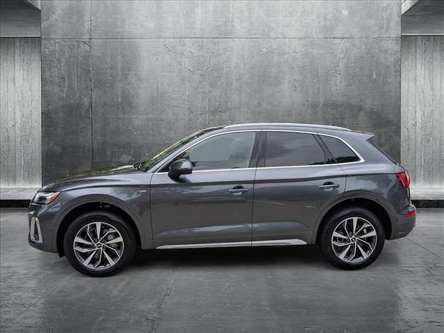 Photo of 2024 Daytona Gray Pearl Effect Audi Q5