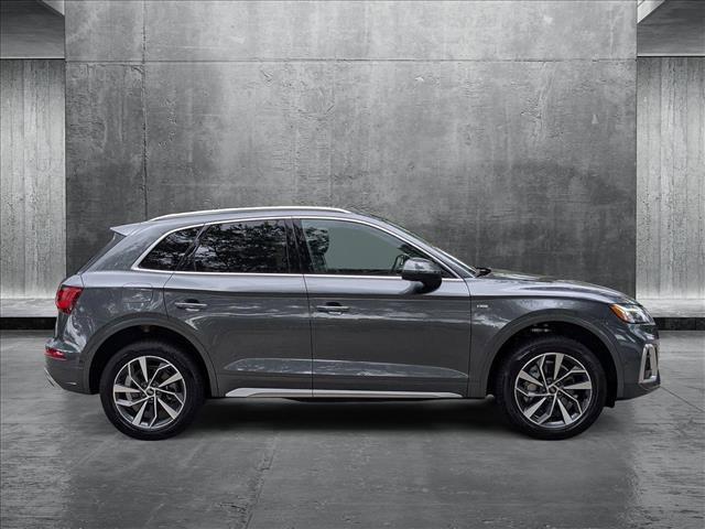 Photo of 2024 Daytona Gray Pearl Effect Audi Q5