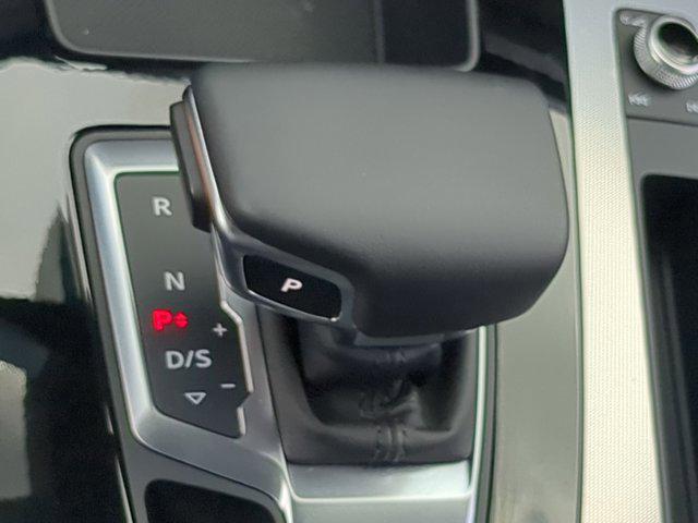 Photo of 2024 Daytona Gray Pearl Effect Audi Q5