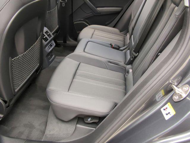 Photo of 2024 Daytona Gray Pearl Effect Audi Q5