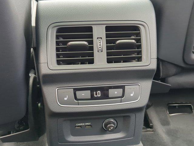 Photo of 2024 Daytona Gray Pearl Effect Audi Q5