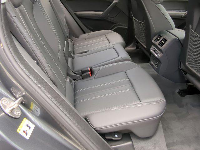 Photo of 2024 Daytona Gray Pearl Effect Audi Q5