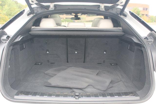 Photo of 2021 Mineral White Metallic BMW X6