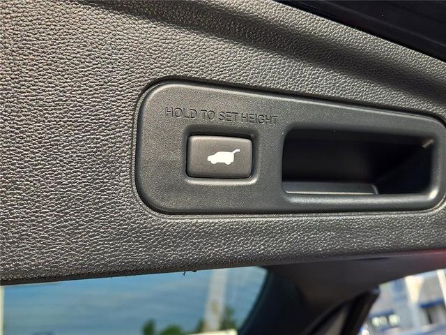 Photo of 2023 Majestic Black Pearl Acura MDX