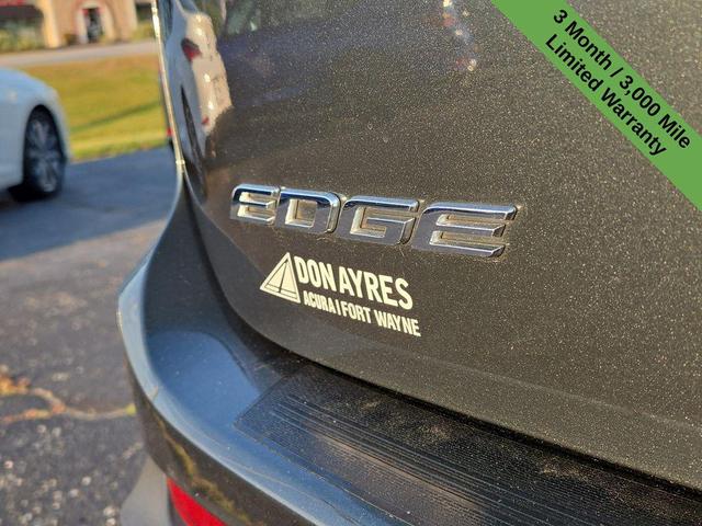 Photo of 2015 Guard Metallic Ford Edge