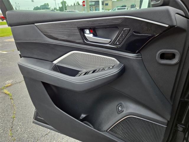 Photo of 2023 Phantom Violet Pearl Acura MDX