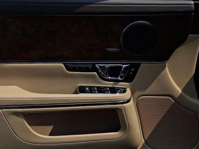 Photo of 2019 British Racing Green Metallic Jaguar XJ