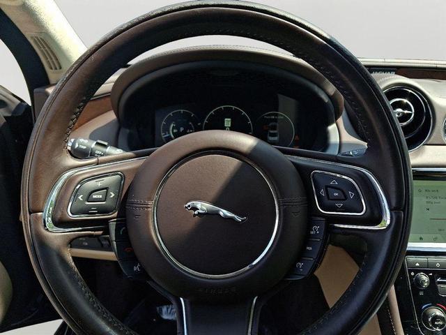 Photo of 2019 British Racing Green Metallic Jaguar XJ