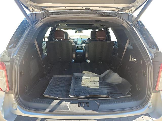 Photo of 2020 Iconic Silver Metallic Ford Explorer