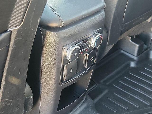 Photo of 2020 Iconic Silver Metallic Ford Explorer