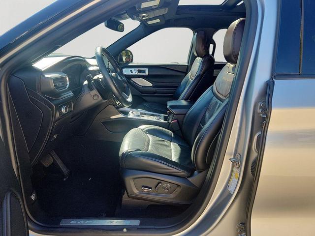Photo of 2020 Iconic Silver Metallic Ford Explorer