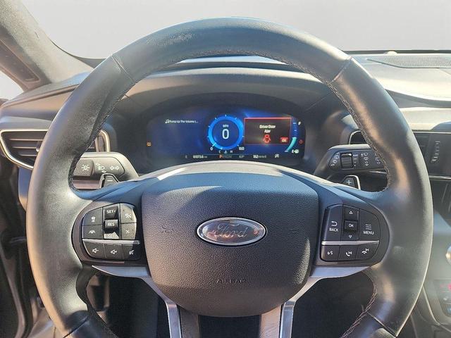 Photo of 2020 Iconic Silver Metallic Ford Explorer