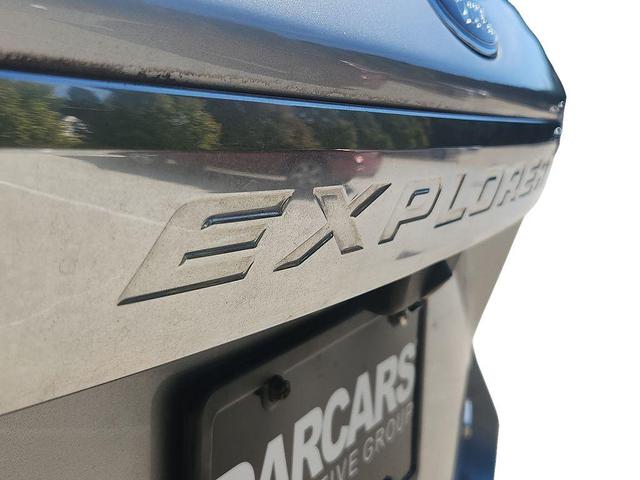 Photo of 2020 Iconic Silver Metallic Ford Explorer