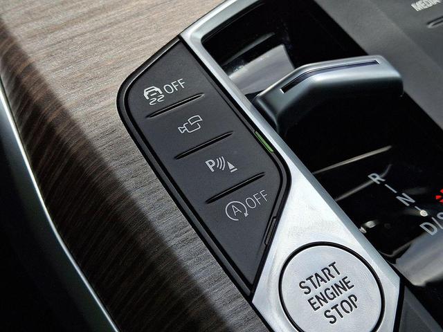 Photo of 2025 Skyscraper Grey Metallic BMW 330