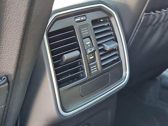 Photo of 2024 Dolomite Silver Metallic Porsche Macan