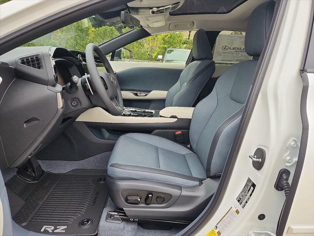 Photo of 2025 White Pearl Lexus RZ 450e