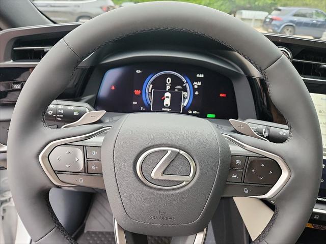 Photo of 2025 White Pearl Lexus RZ 450e