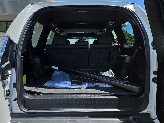 Photo of 2023 Eminent White Pearl Lexus GX 460