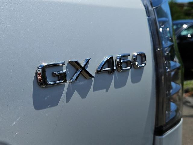 Photo of 2023 Eminent White Pearl Lexus GX 460