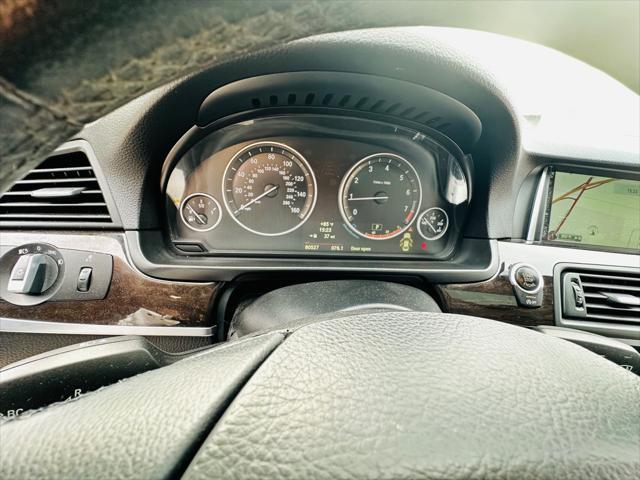 Photo of 2014 SILVER BMW 528