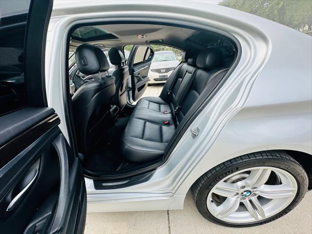 Photo of 2014 SILVER BMW 528
