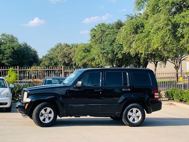 Photo of 2010 Brilliant Black Crystal Pearlcoat Jeep Liberty