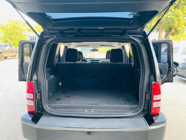 Photo of 2010 Brilliant Black Crystal Pearlcoat Jeep Liberty