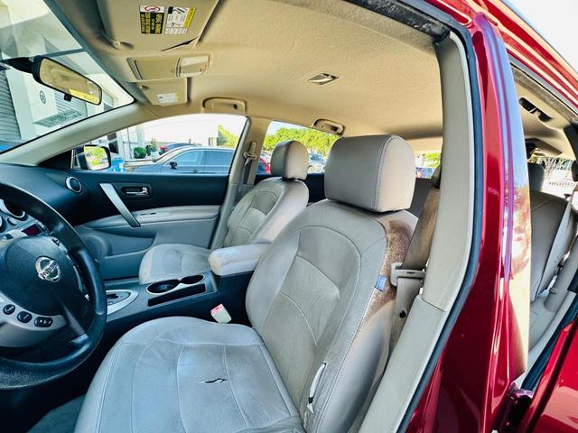 Photo of 2008 Venom Red Pearl Nissan Rogue