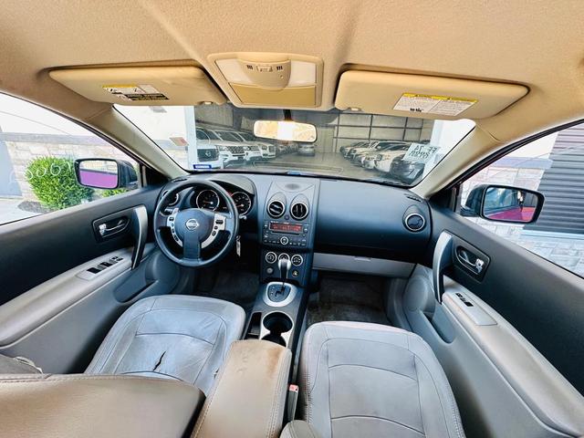 Photo of 2008 Venom Red Pearl Nissan Rogue