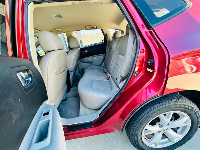 Photo of 2008 Venom Red Pearl Nissan Rogue