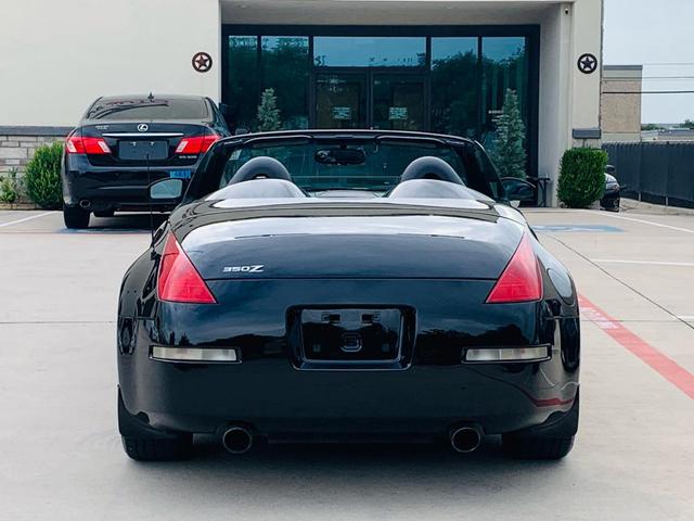 Photo of 2004 Super Black Nissan 350Z