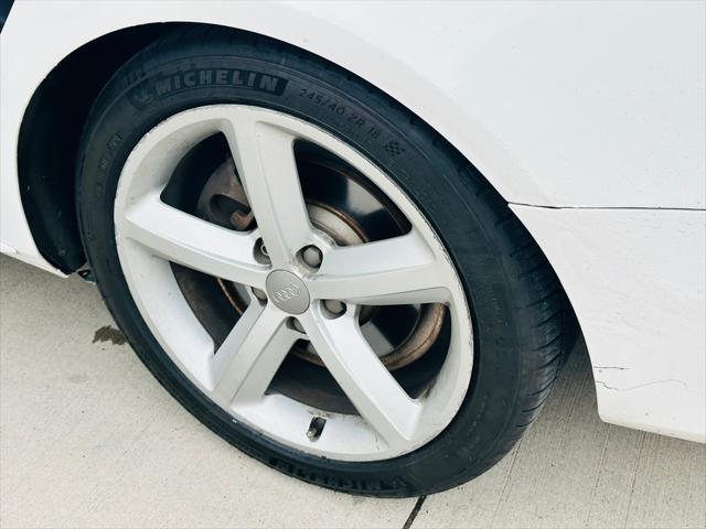 Photo of 2012 WHITE Audi A4