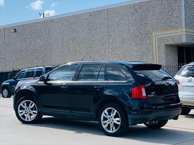 Photo of 2013 Tuxedo Black Metallic Ford Edge