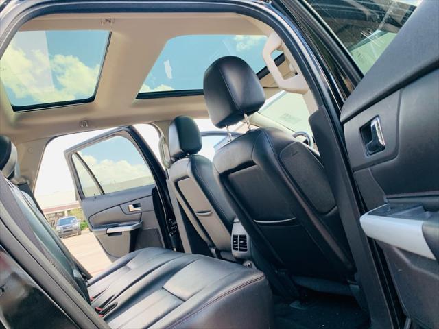 Photo of 2013 Tuxedo Black Metallic Ford Edge