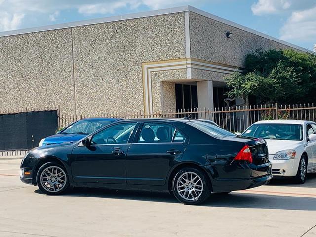 Photo of 2012 BLACK Ford Fusion