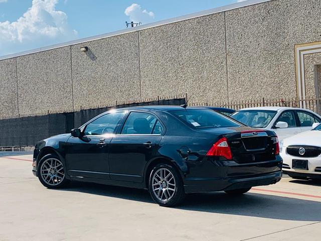Photo of 2012 BLACK Ford Fusion