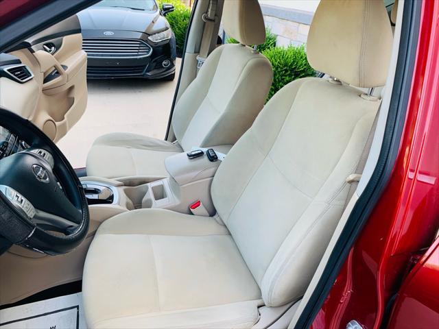 Photo of 2016 Cayenne Red Nissan Rogue