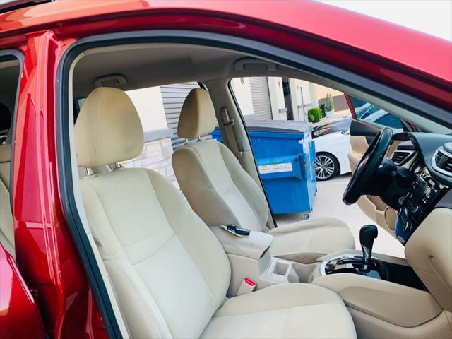 Photo of 2016 Cayenne Red Nissan Rogue