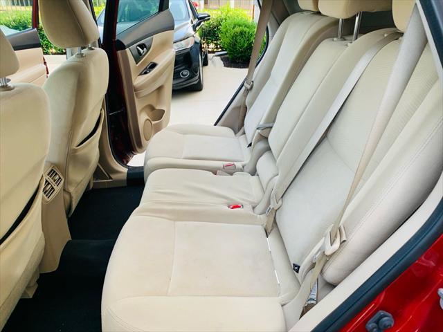 Photo of 2016 Cayenne Red Nissan Rogue